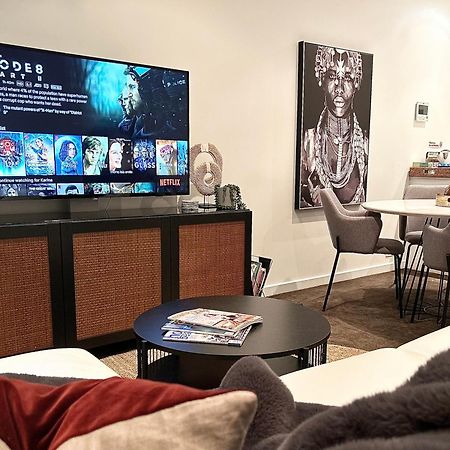Lux 2Br Apt On Hindmarsh Sq-Pool-Gym-Sauna-Parking アデレード エクステリア 写真