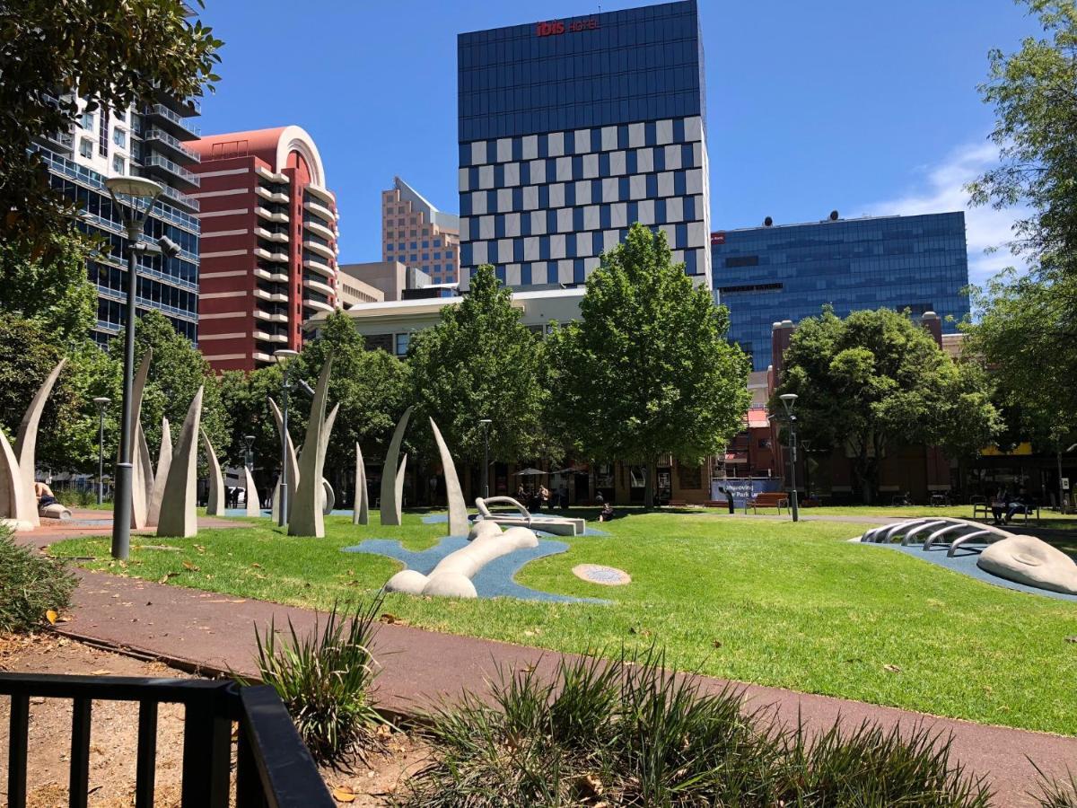 Lux 2Br Apt On Hindmarsh Sq-Pool-Gym-Sauna-Parking アデレード エクステリア 写真