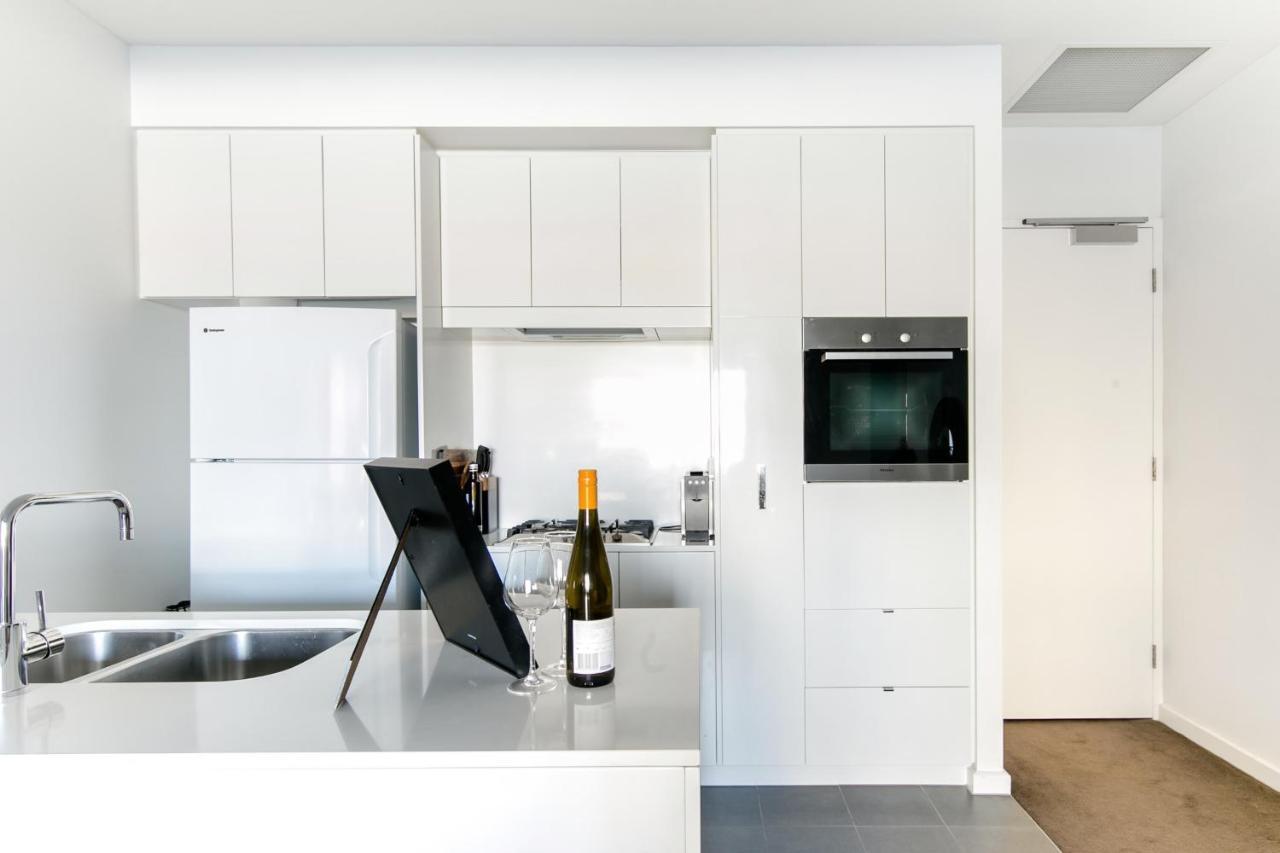 Lux 2Br Apt On Hindmarsh Sq-Pool-Gym-Sauna-Parking アデレード エクステリア 写真