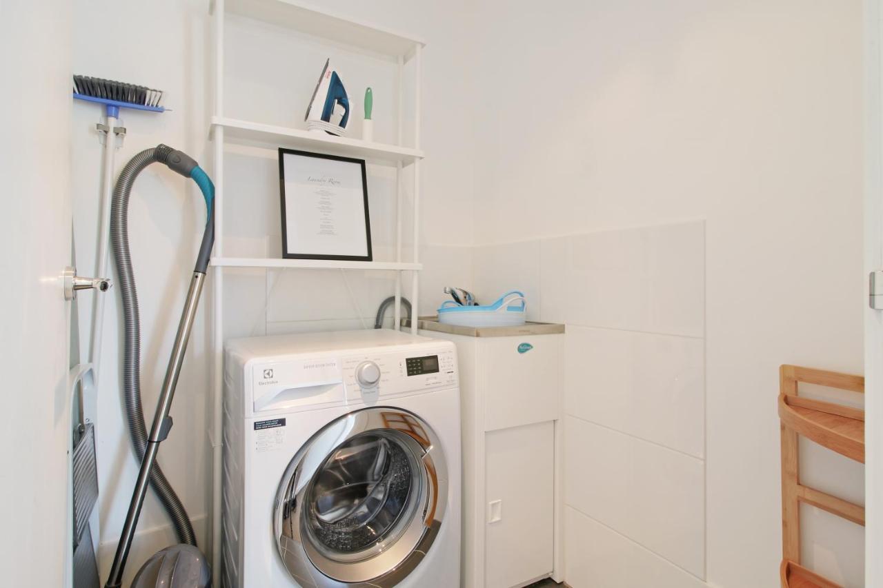 Lux 2Br Apt On Hindmarsh Sq-Pool-Gym-Sauna-Parking アデレード エクステリア 写真