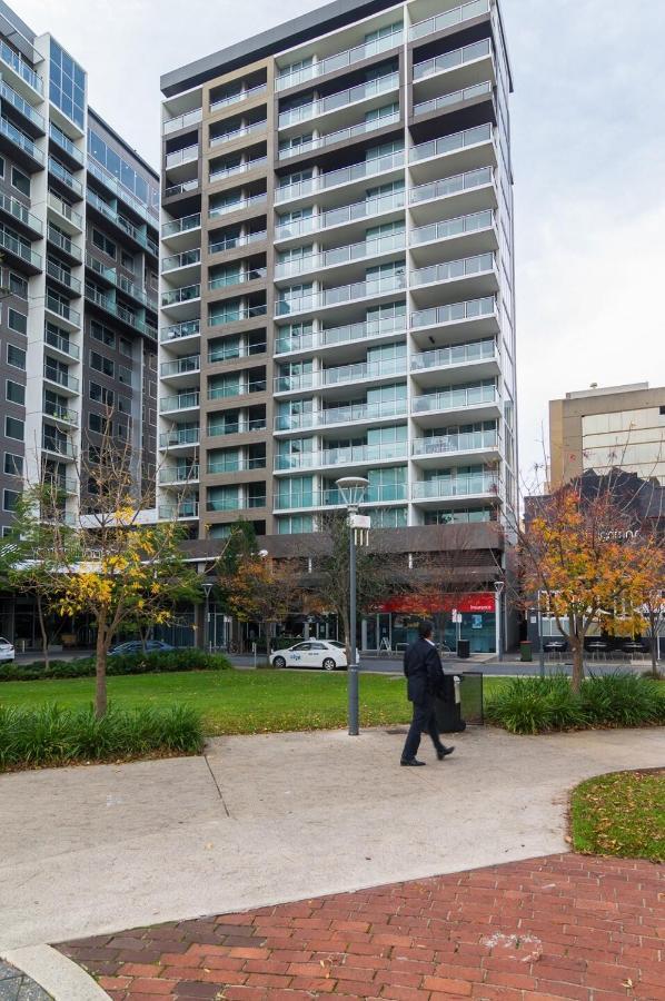 Lux 2Br Apt On Hindmarsh Sq-Pool-Gym-Sauna-Parking アデレード エクステリア 写真